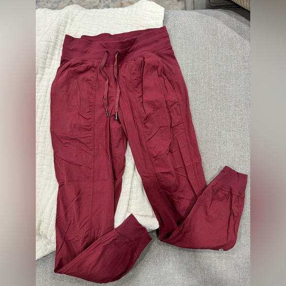 Lululemon Women’s Burgundy Ribbed High-Rise Jogger Pants – Size 4 - Picture 1 of 4